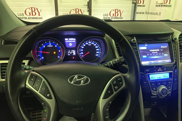 Hyundai I30 automobilių nuoma