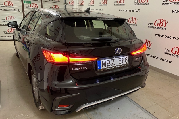 Lexus CT200h automobilių nuoma