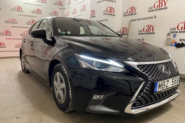 Lexus CT200h automobilių nuoma