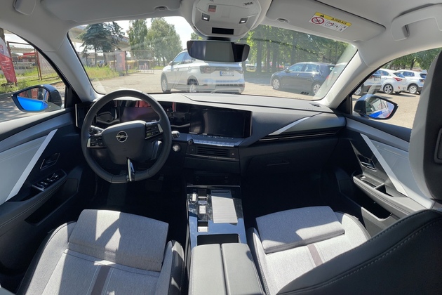  automobilių nuoma