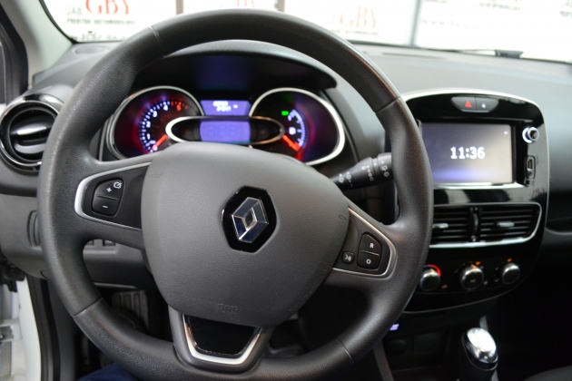 Renault Clio automobilių nuoma