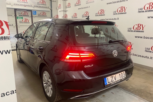 Volkswagen Golf automobilių nuoma