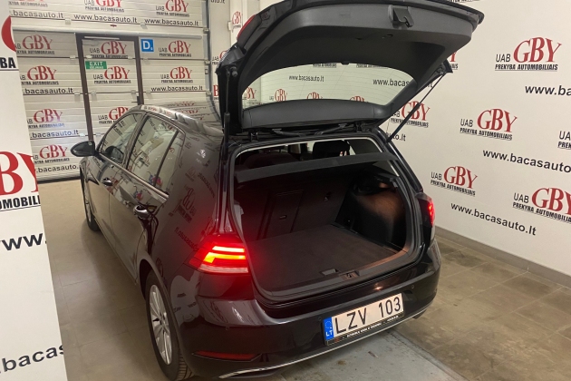 Volkswagen Golf automobilių nuoma