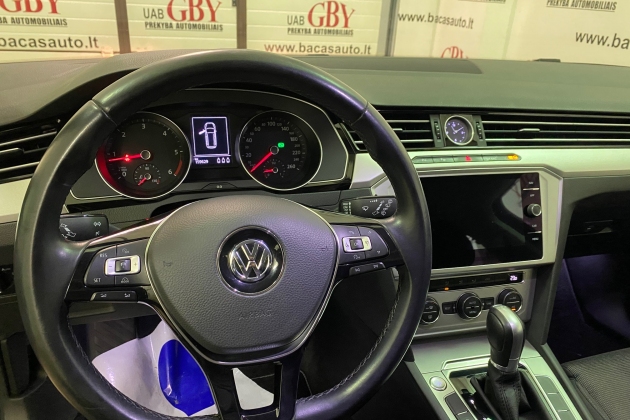 Volkswagen Passat automobilių nuoma