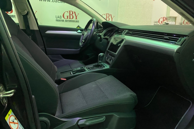 Volkswagen Passat automobilių nuoma
